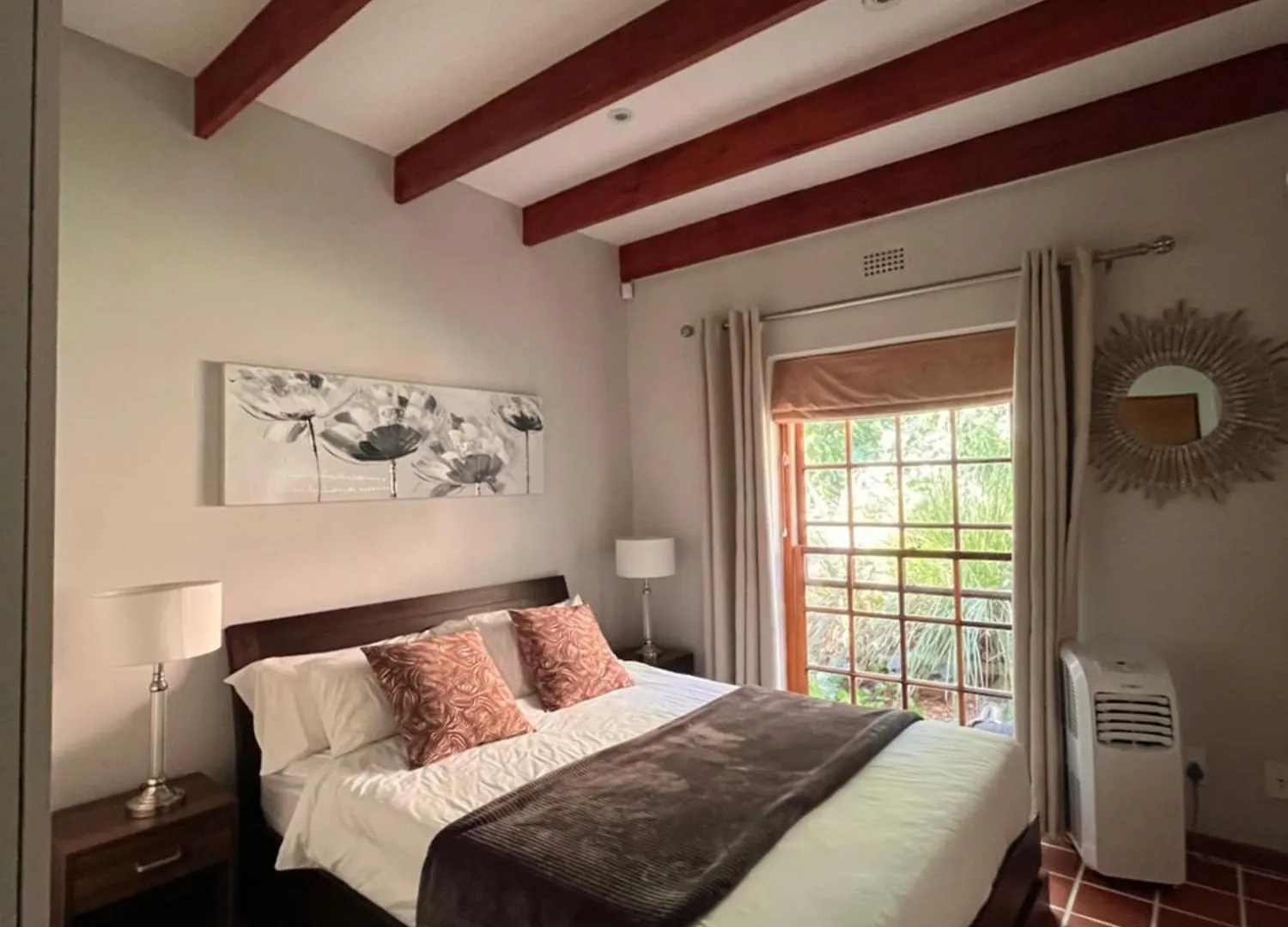 Cozy Camps Bay House With Mountain And Sea View Villa Cape Town