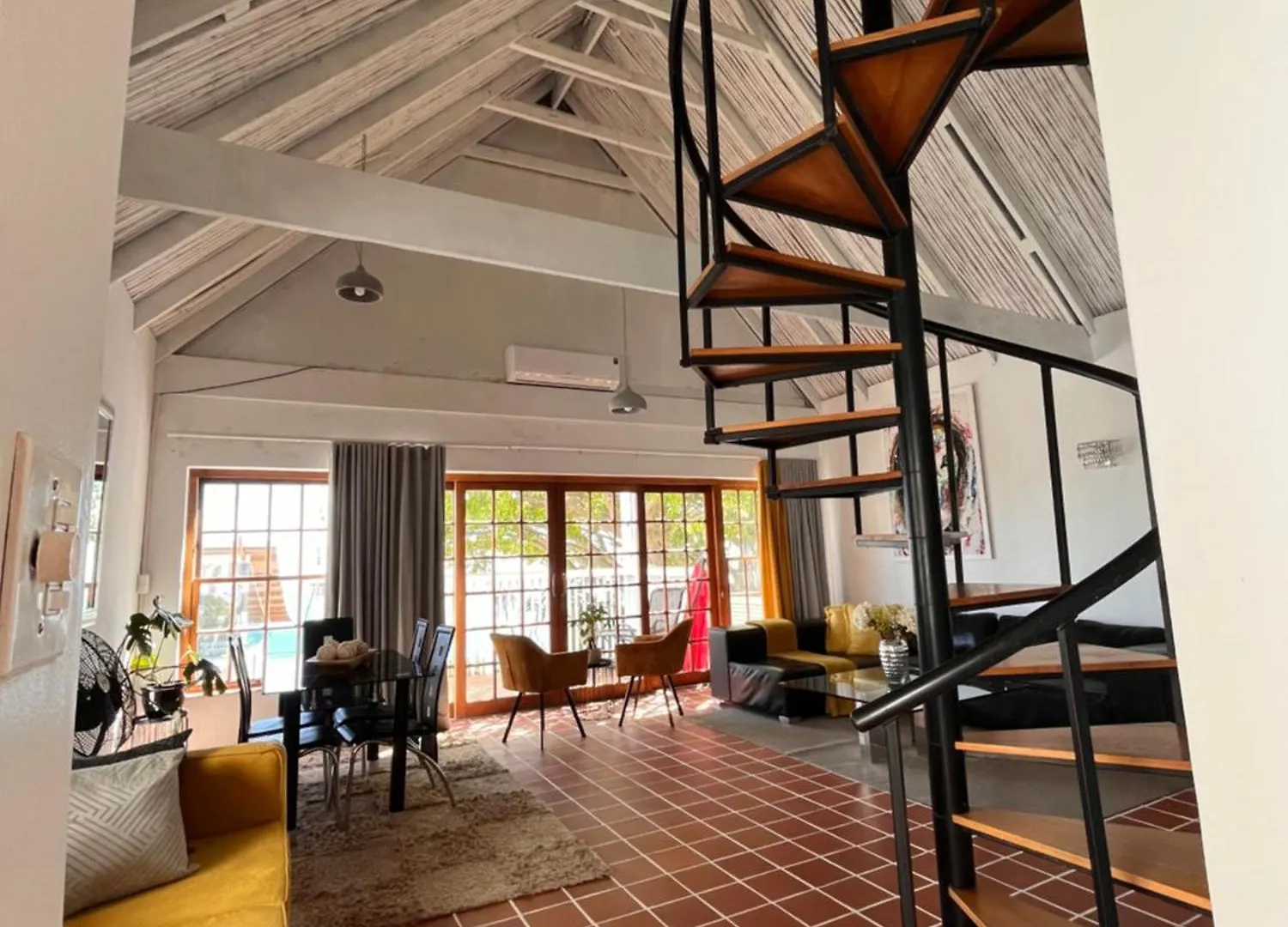 Cozy Camps Bay House With Mountain And Sea View Villa Cape Town Dağ evi